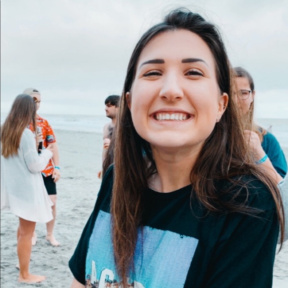 Meet your Posher, Allison - Picture 1 of 1